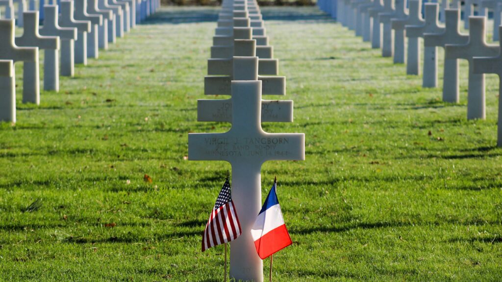 American Cemetery, Route du Cimetiere Americain, Colleville sur Mer, France photo by Matheus Cavaleiro under license by unsplash.com