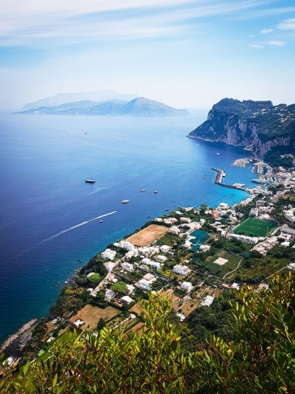 Isle of Capri, Italy photo by Dimitry B under license by Unsplash.com