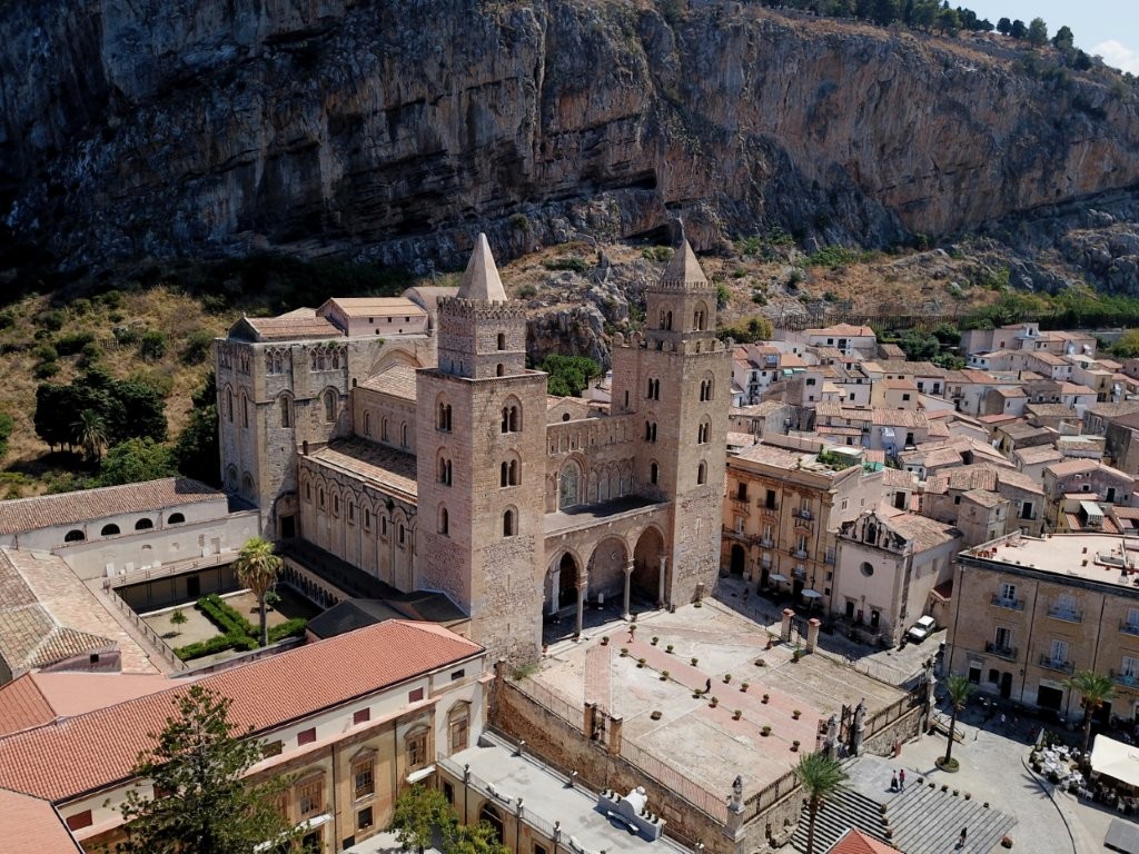 Cefalu Cathedral, Cefalu, Sicily, Italy photo by Freysteinn G Jonsson under license by Unsplash.com