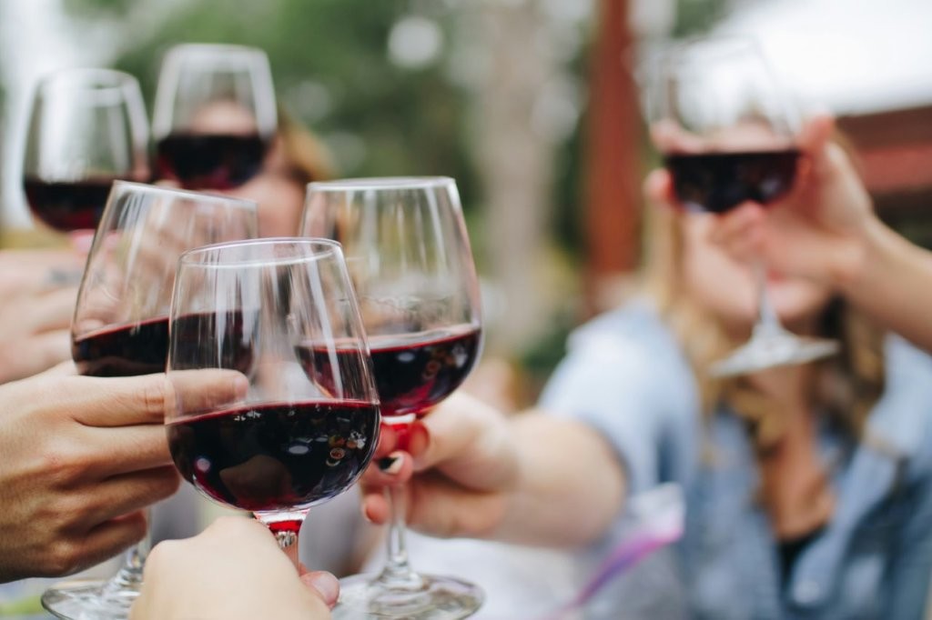 Wine photo by Kelsey Knight under license by Unsplash.com
